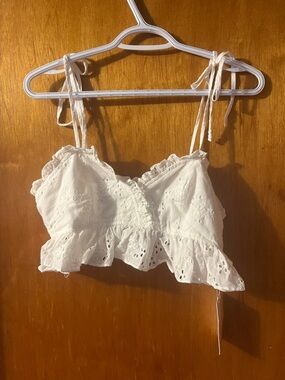 Woman’s Rose Velvet White Eyelet Ruffle Tie-Shoulder Camisole Medium